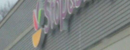 Super Stop & Shop is one of สถานที่ที่ Karl ถูกใจ.