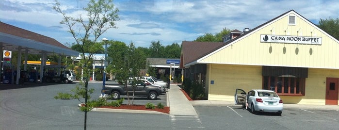 White River Junction, VT is one of สถานที่ที่ barbee ถูกใจ.