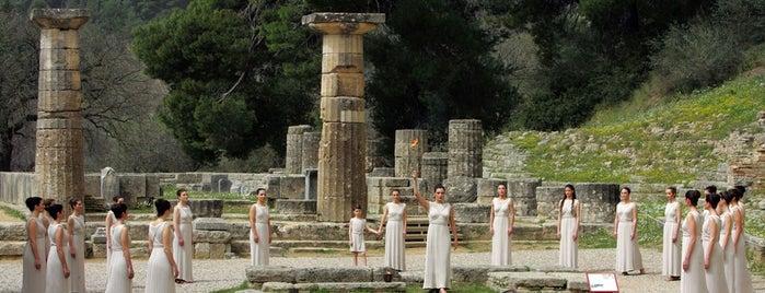 Ancient Stadium of Olympia is one of Viaje de novios.
