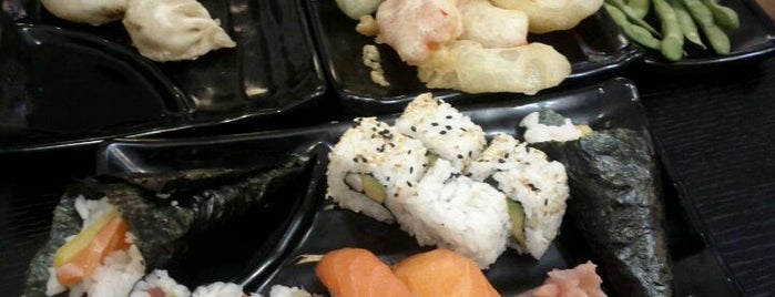 Hoki Sushi is one of Delicias.