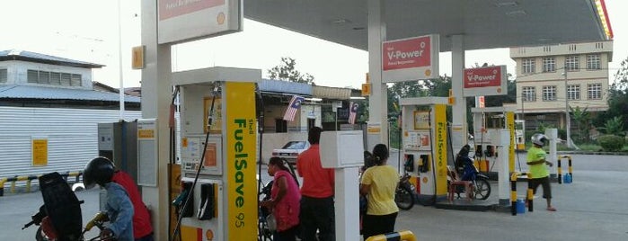 Shell Kahang is one of Petrol Stations.