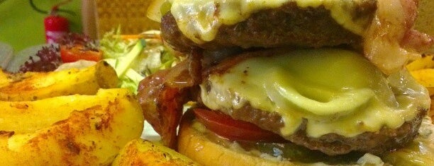 Tiki Heart is one of Berlins Best Burger.