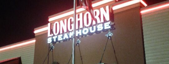 LongHorn Steakhouse is one of สถานที่ที่ Rogerio ถูกใจ.