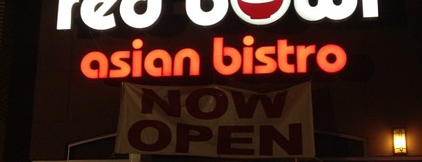 Red Bowl Asian Bistro is one of Orte, die Mandy gefallen.