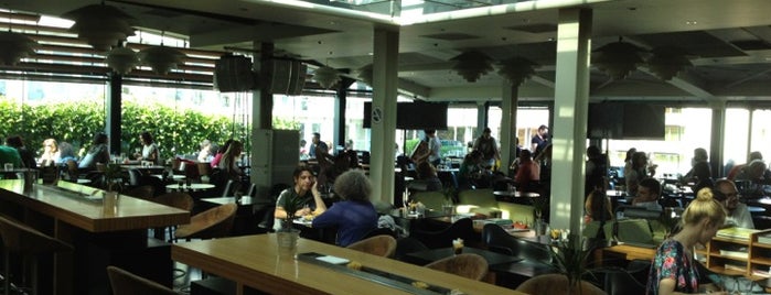Public Café is one of Posti che sono piaciuti a Dimitra.