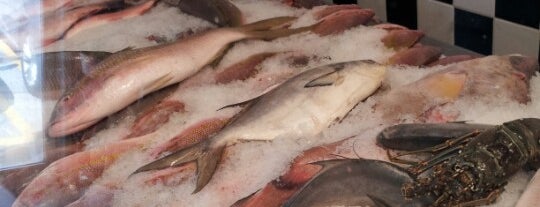 Casablanca Seafood Fish Market is one of สถานที่ที่บันทึกไว้ของ Kimmie.
