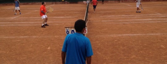 Academia de Tenis Rolland Garros is one of Tenis.
