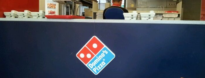 Domino's Pizza is one of Locais curtidos por Cesar.