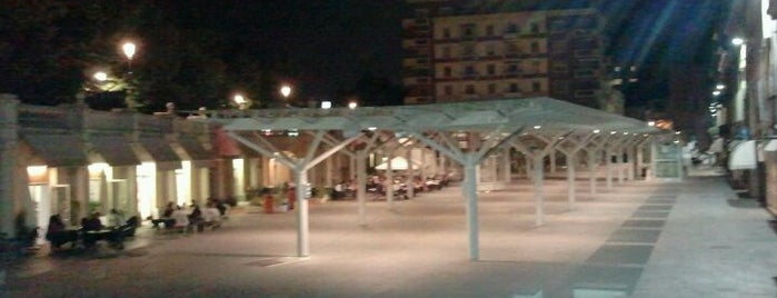 Piazza Ghiaia is one of Mauiさんのお気に入りスポット.