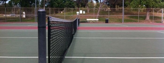 Northridge Recreation Center is one of สถานที่ที่ Anoush ถูกใจ.