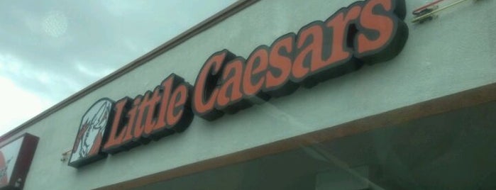 Little Caesars Pizza is one of สถานที่ที่ Rich ถูกใจ.