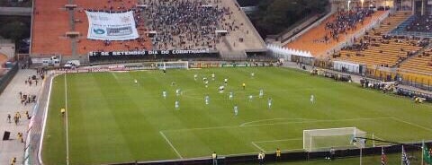 Estádio Municipal Paulo Machado de Carvalho (Pacaembu) is one of em Sampa.