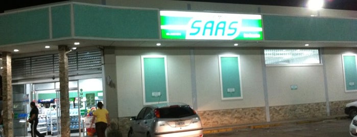 Farmacia SAAS is one of สถานที่ที่ Omar ถูกใจ.