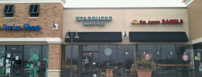 Starbucks is one of Locais curtidos por Melissa.