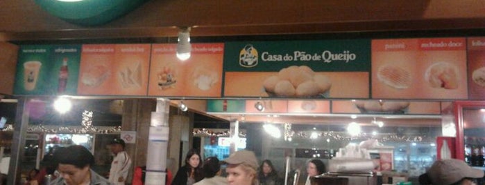 Casa do Pão de Queijo is one of Carolinaさんのお気に入りスポット.