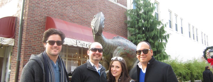 Hadrosaurus Foulkii Statue is one of Things we heart in Haddonfield, NJ.