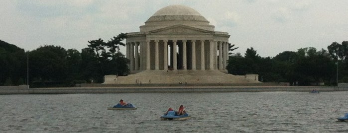 Thomas Jefferson Memorial is one of Washington DC.