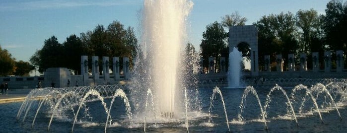 World War II Memorial is one of Favorite Arts & Entertainment.