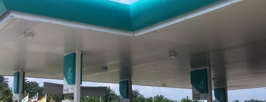 PETRONAS Station is one of Jeremyさんのお気に入りスポット.