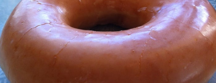 クリスピー・クリーム・ドーナツ 横浜みなとみらい店 is one of Krispy Kreme Doughnuts.