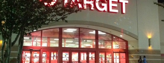 Target is one of สถานที่ที่ Chuck ถูกใจ.