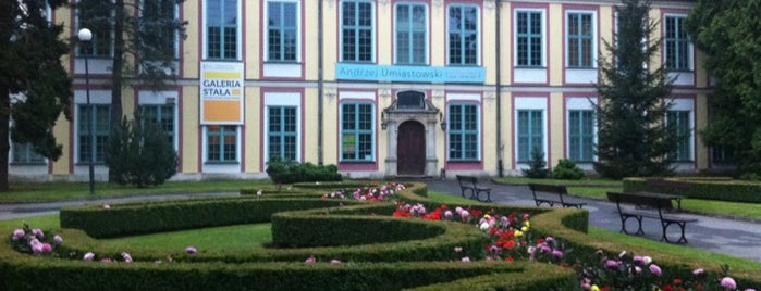 Pałac Opatów - Muzeum Narodowe Oddział Sztuki Nowoczesnej is one of Tourist Attractions in Gdansk Oliwa #4sqCities.