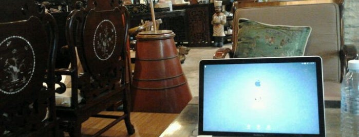 Hundred Children Cafe & Gallery is one of BKK Workplaces.