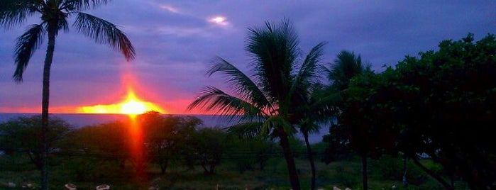 Maui Kamaole Vacation Condos is one of Andrew'in Beğendiği Mekanlar.