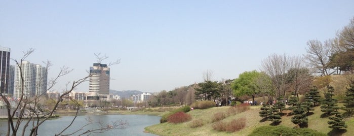 Olympic Park is one of Guide to SEOUL(서울)'s best spots(ソウルの観光名所).