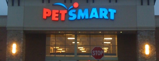 PetSmart is one of Lieux qui ont plu à Wendy.