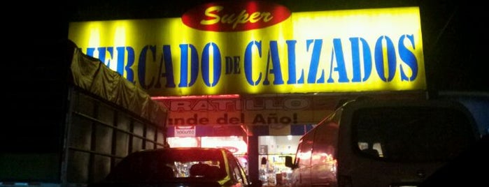 Mercado Del Calzado is one of สถานที่ที่ Omar ถูกใจ.