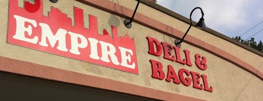 Empire Deli & Bagels is one of Locais curtidos por Emma.