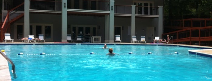Dunwoody Springs Pool is one of Locais curtidos por Aubrey Ramon.