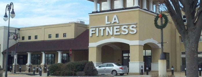 LA Fitness is one of Tempat yang Disukai Brad.