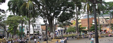 Parque de Bello is one of Sitios Turísticos de Colombia.