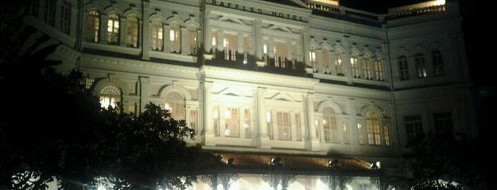 Raffles Hotel is one of What's nearby/in Swissôtel the Stamford?.