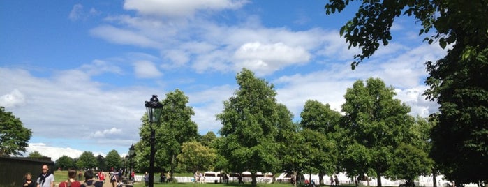 Kensington Gardens is one of Nýdnol.