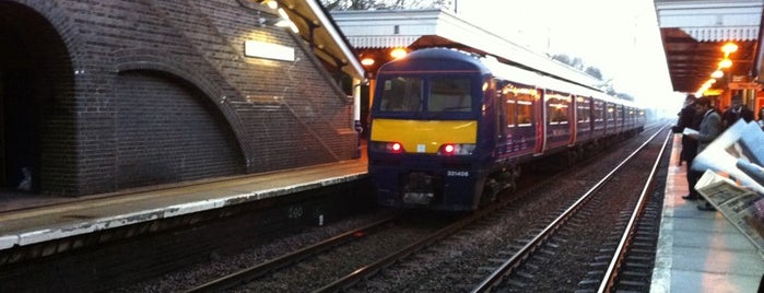 Letchworth Garden City Railway Station (LET) is one of Railway Stations in UK.