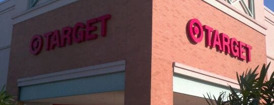 Target is one of สถานที่ที่ Jennifer ถูกใจ.