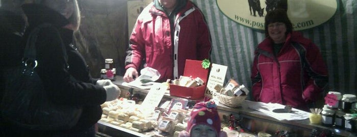 Deepdale Christmas Market is one of Places for presents.