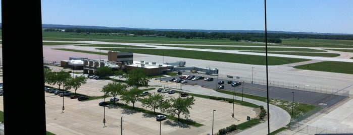 Sioux City Gateway Airport (SUX) is one of สถานที่ที่ Marc ถูกใจ.