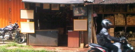 Galeri Bingkai is one of Must Visit in Kelapa Dua.