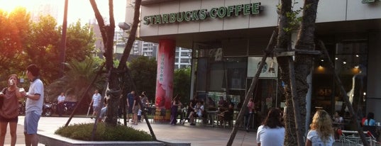 Starbucks is one of Edwinさんのお気に入りスポット.