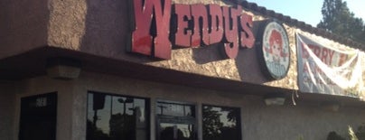 Wendy’s is one of สถานที่ที่ Karen ถูกใจ.