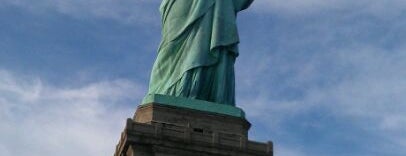 自由の女神像 is one of New York City.