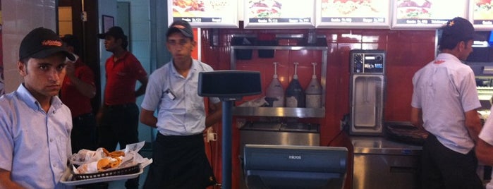 Hardee's is one of Top 10 favorites places in Islamabad, Pakistan.
