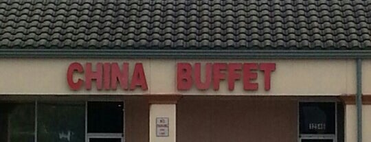 China Buffet is one of Lugares favoritos de Glenn.