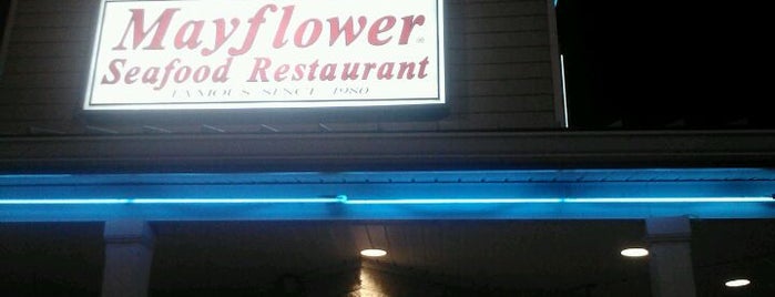 Mayflower Seafood Restaurant is one of สถานที่ที่ Kevin ถูกใจ.