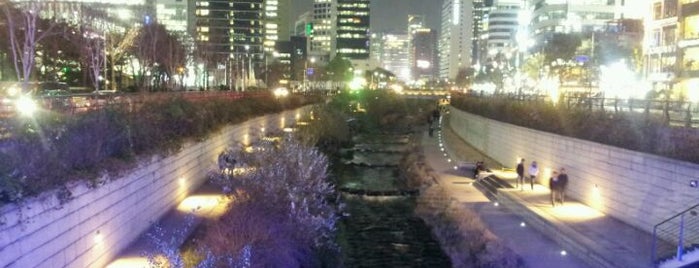 Cheonggyecheon Stream is one of 歩きたい道・テーマ通り・公園（まったり）.