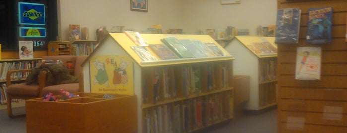 Baldwinsville Public Library is one of Books! Books! Books!.
